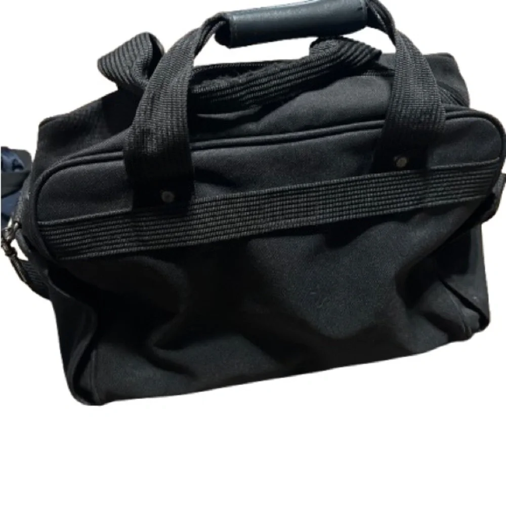 Ricardo Beverly Hills Sport Travel bag - dimensions 19” wide x 12” high- black